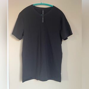 Lululemon Mens Black Short Sleeve Shirt. S